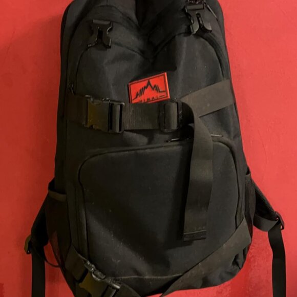 Skateboard Backpack - Picture 2 of 9